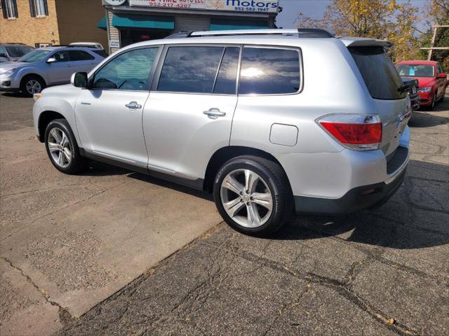 used 2013 Toyota Highlander car, priced at $11,695