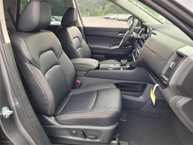 new 2025 Nissan Pathfinder car, priced at $42,250