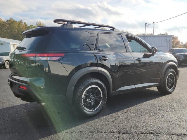 new 2025 Nissan Pathfinder car, priced at $38,661