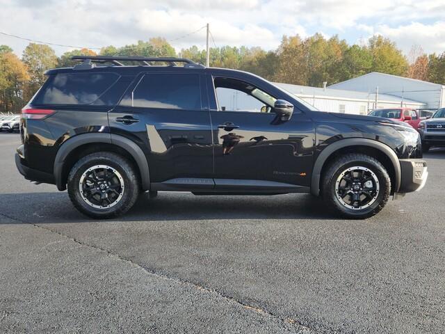 new 2025 Nissan Pathfinder car, priced at $38,661