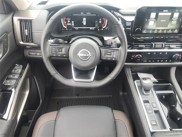 new 2025 Nissan Pathfinder car, priced at $43,285