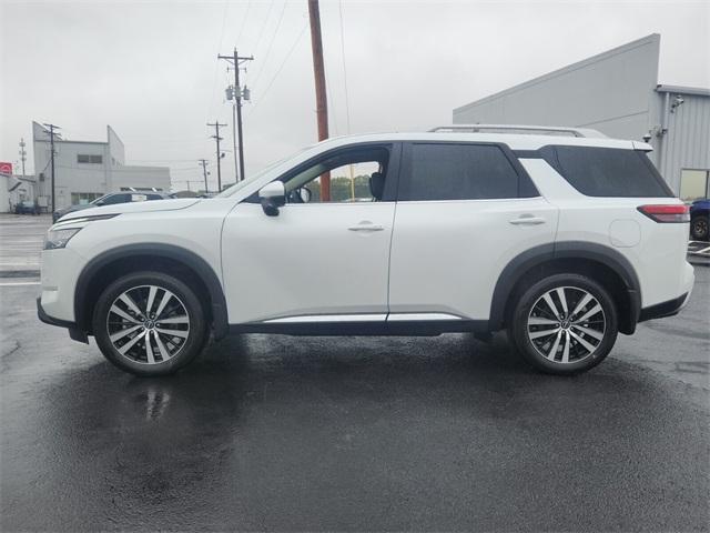 new 2025 Nissan Pathfinder car, priced at $43,285