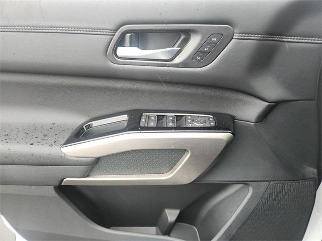 new 2025 Nissan Pathfinder car, priced at $43,285