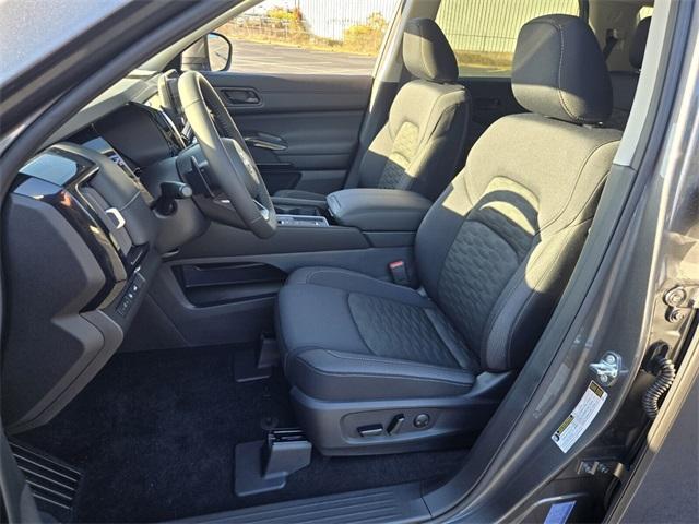 new 2025 Nissan Pathfinder car, priced at $34,887
