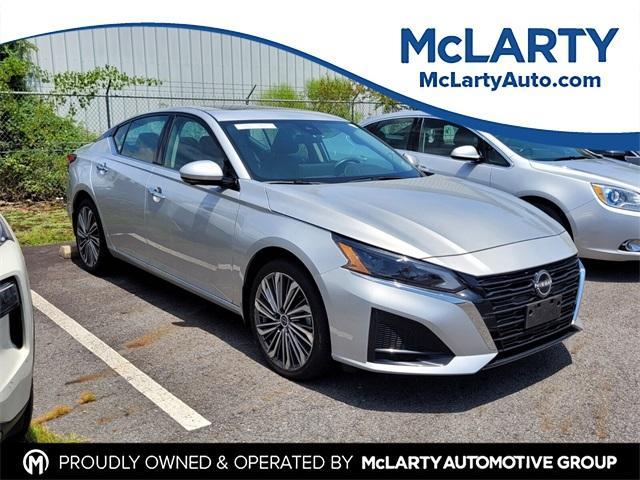 used 2023 Nissan Altima car, priced at $26,785