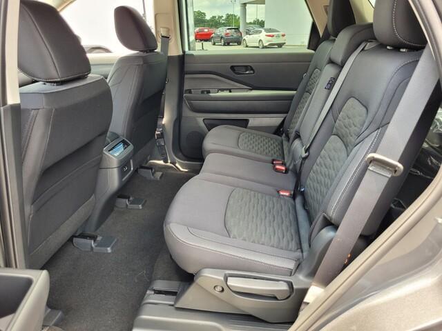 new 2025 Nissan Pathfinder car, priced at $39,391