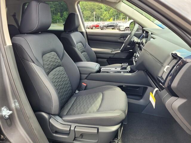 new 2025 Nissan Pathfinder car, priced at $39,391
