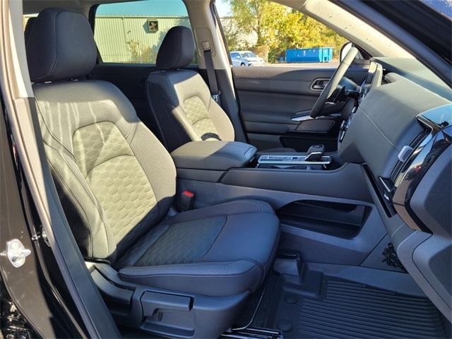 new 2025 Nissan Pathfinder car, priced at $35,209