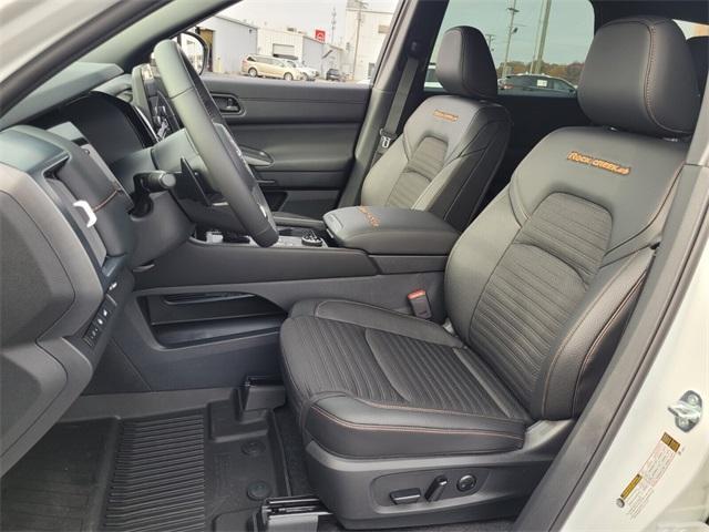 new 2025 Nissan Pathfinder car, priced at $38,661