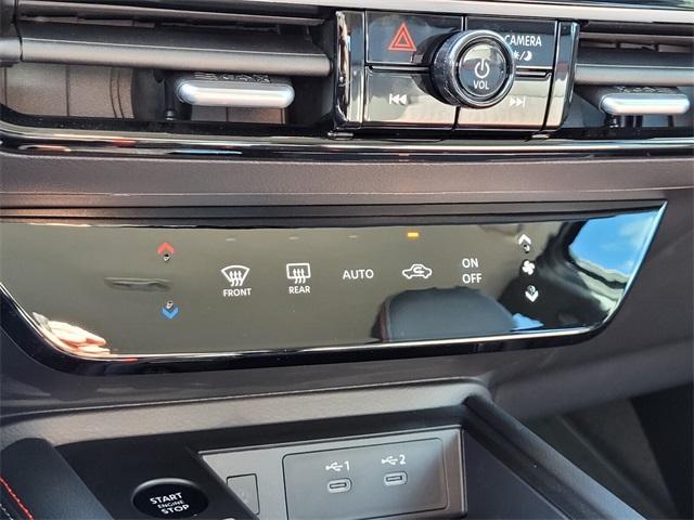 new 2025 Nissan Kicks car, priced at $29,256