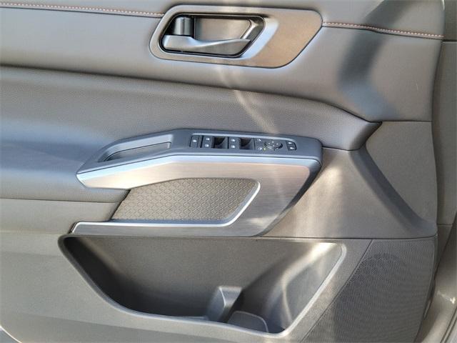 new 2025 Nissan Pathfinder car, priced at $38,661