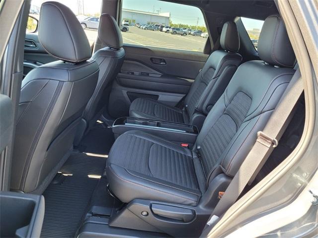 new 2025 Nissan Pathfinder car, priced at $38,661