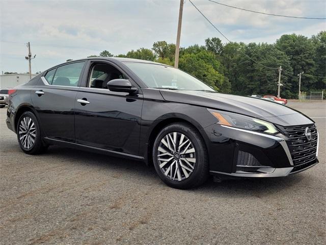 used 2023 Nissan Altima car, priced at $19,900