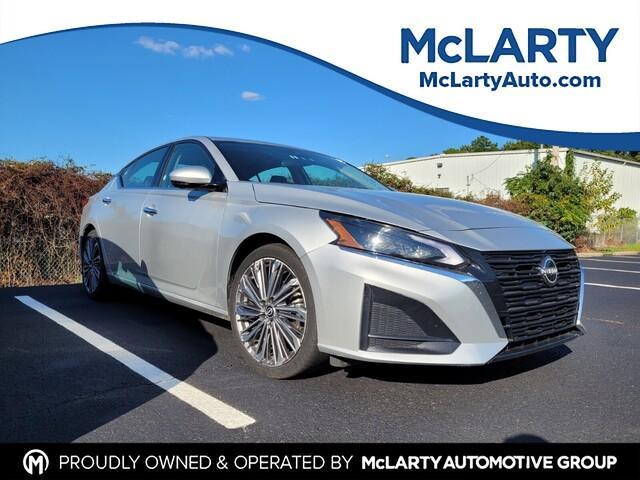 used 2023 Nissan Altima car, priced at $22,100