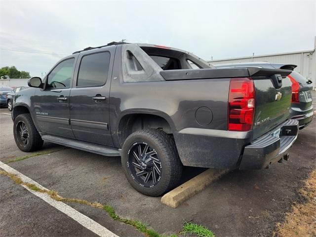 used 2011 Chevrolet Avalanche car, priced at $14,000