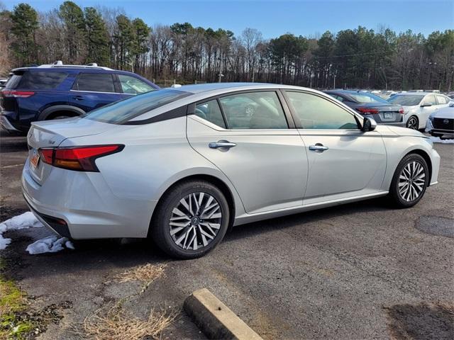 used 2023 Nissan Altima car, priced at $19,900