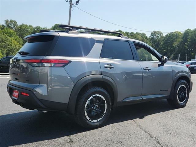 new 2025 Nissan Pathfinder car, priced at $37,952