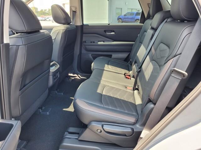 new 2025 Nissan Pathfinder car, priced at $49,300