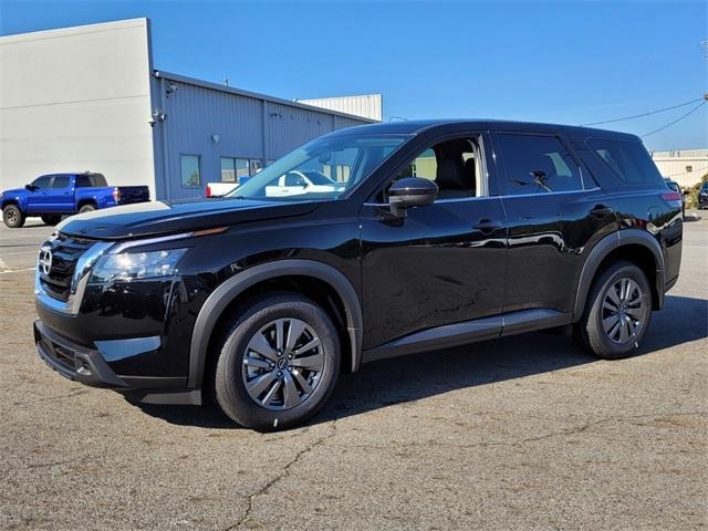 new 2025 Nissan Pathfinder car, priced at $41,010