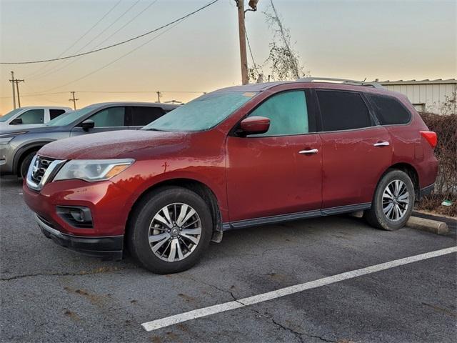 used 2018 Nissan Pathfinder car, priced at $14,000