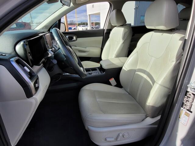 used 2022 Kia Sorento car, priced at $23,300