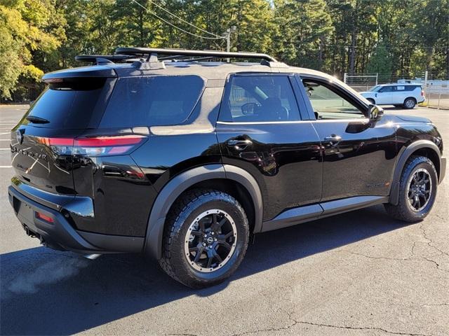 new 2025 Nissan Pathfinder car, priced at $38,582