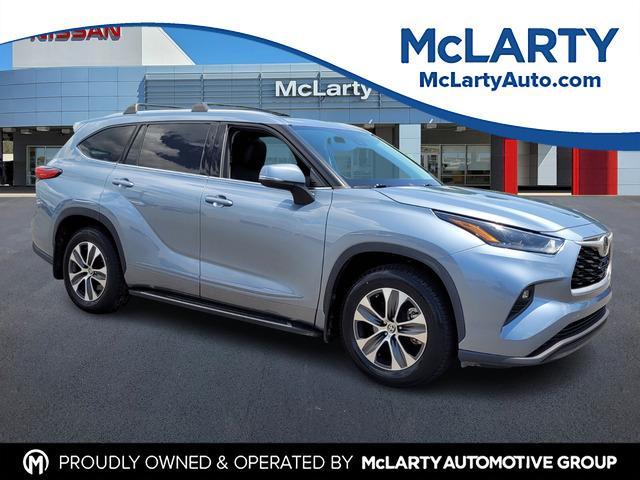 used 2021 Toyota Highlander car, priced at $28,985