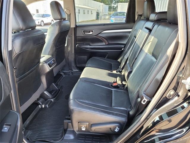 used 2019 Toyota Highlander car, priced at $22,700