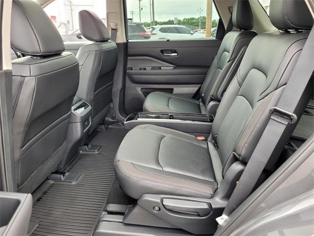 new 2025 Nissan Pathfinder car, priced at $44,563