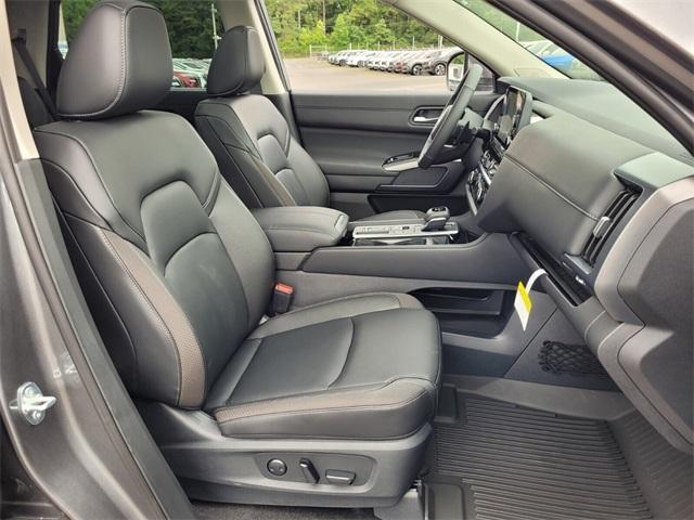 new 2025 Nissan Pathfinder car, priced at $44,563
