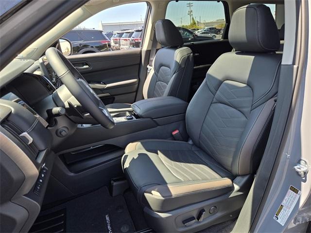 new 2025 Nissan Pathfinder car, priced at $50,556
