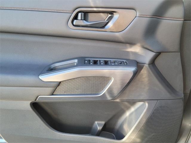 new 2025 Nissan Pathfinder car, priced at $38,661