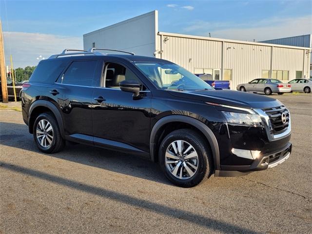 new 2025 Nissan Pathfinder car, priced at $35,600
