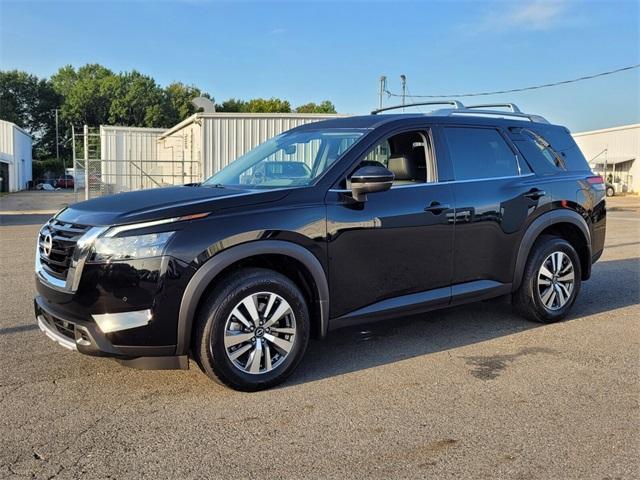 new 2025 Nissan Pathfinder car, priced at $35,600