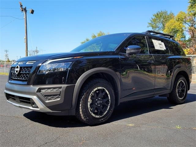 new 2025 Nissan Pathfinder car, priced at $38,652