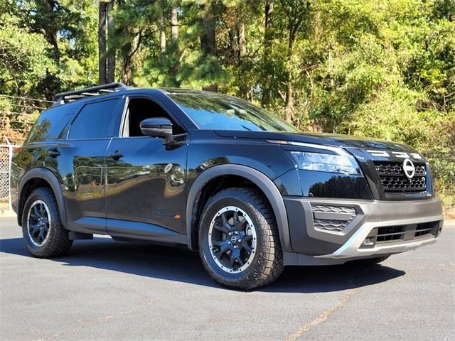 new 2025 Nissan Pathfinder car, priced at $37,952