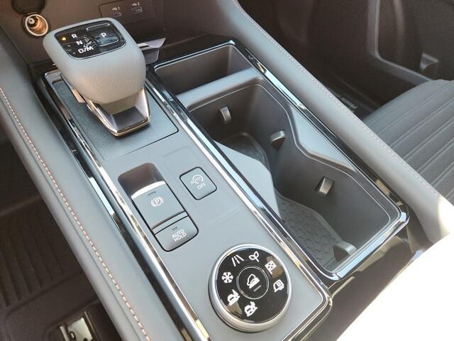 new 2025 Nissan Pathfinder car, priced at $37,961