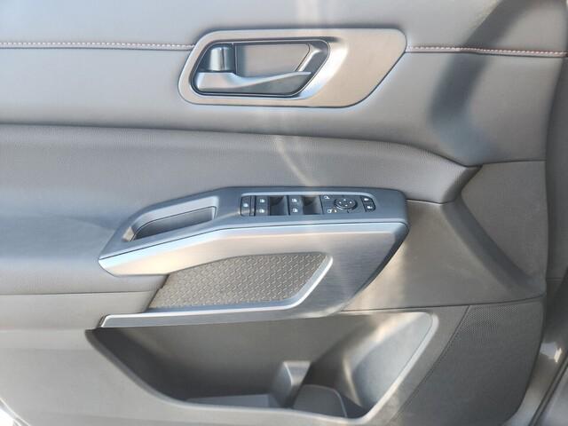 new 2025 Nissan Pathfinder car, priced at $37,961