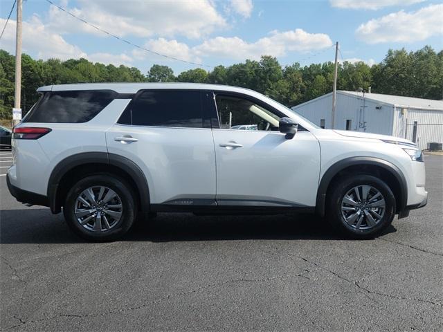 new 2025 Nissan Pathfinder car, priced at $32,081