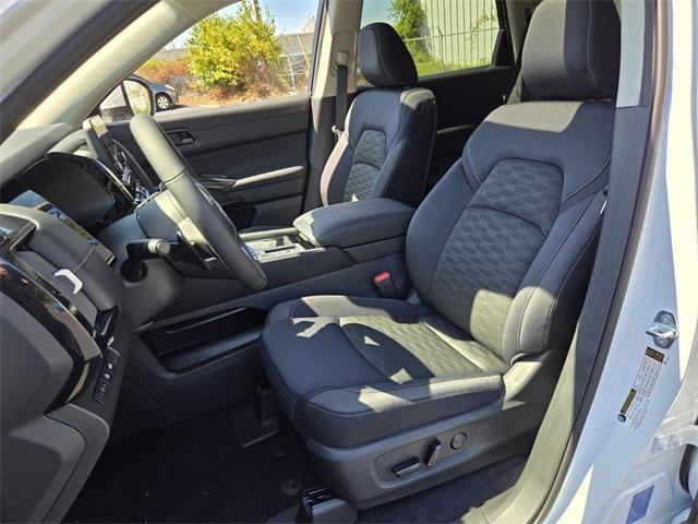 new 2025 Nissan Pathfinder car, priced at $41,094
