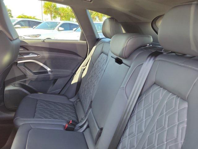 new 2025 Audi SQ5 car