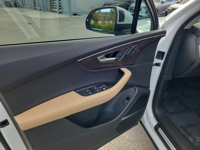 new 2026 Audi Q7 car, priced at $78,295