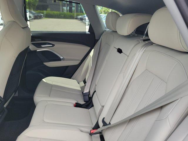 new 2025 Audi Q5 car, priced at $60,860