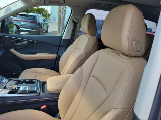 new 2025 Audi Q7 car, priced at $70,350