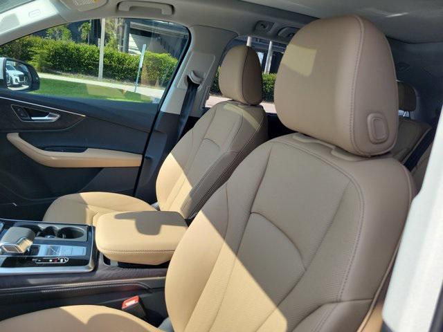 new 2025 Audi Q7 car, priced at $76,205