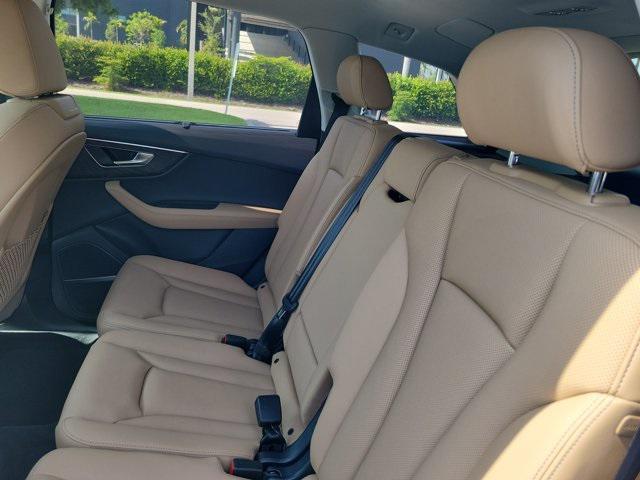 new 2025 Audi Q7 car, priced at $76,205