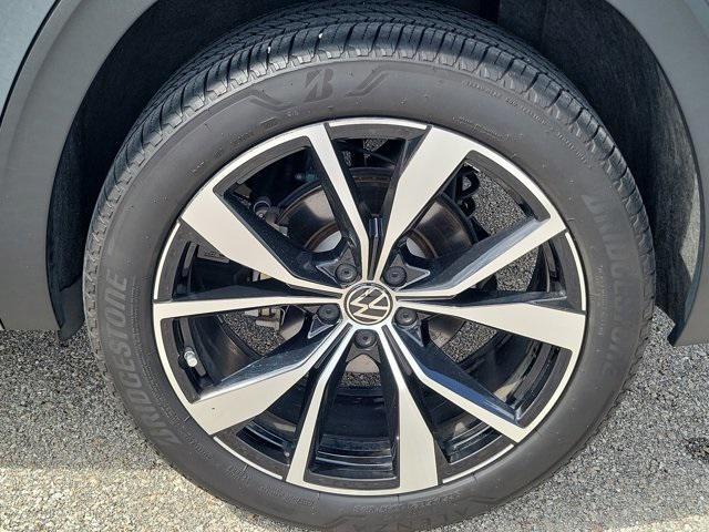 used 2024 Volkswagen Atlas Cross Sport car, priced at $41,995