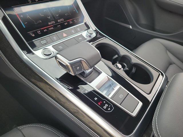 new 2025 Audi Q7 car, priced at $75,650