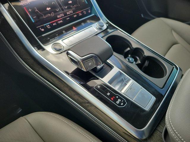 new 2025 Audi Q7 car, priced at $78,900