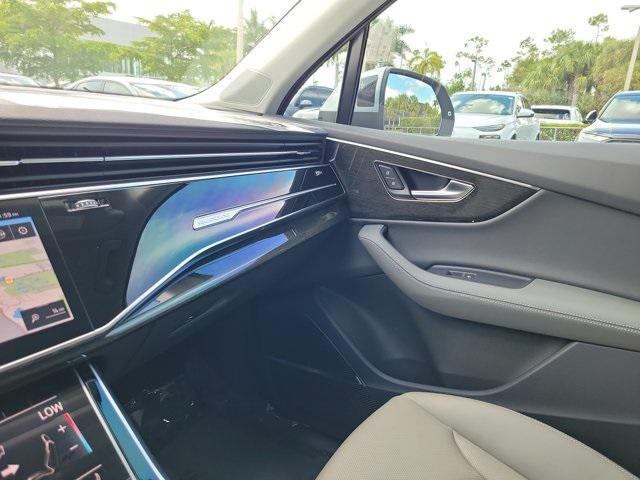 new 2025 Audi Q7 car, priced at $78,900